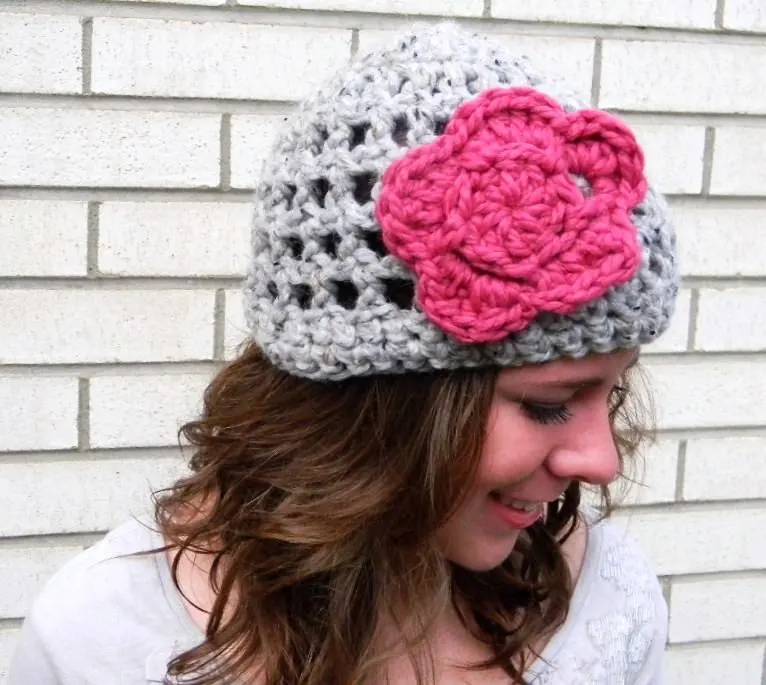 Free crochet hat pattern with flower