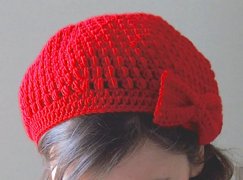 Puff stitch beret with bow free crochet pattern