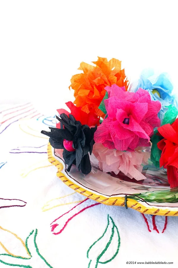 How to Make Crepe-Paper Flowers  Paper flowers diy, Flower diy crafts,  Paper flowers