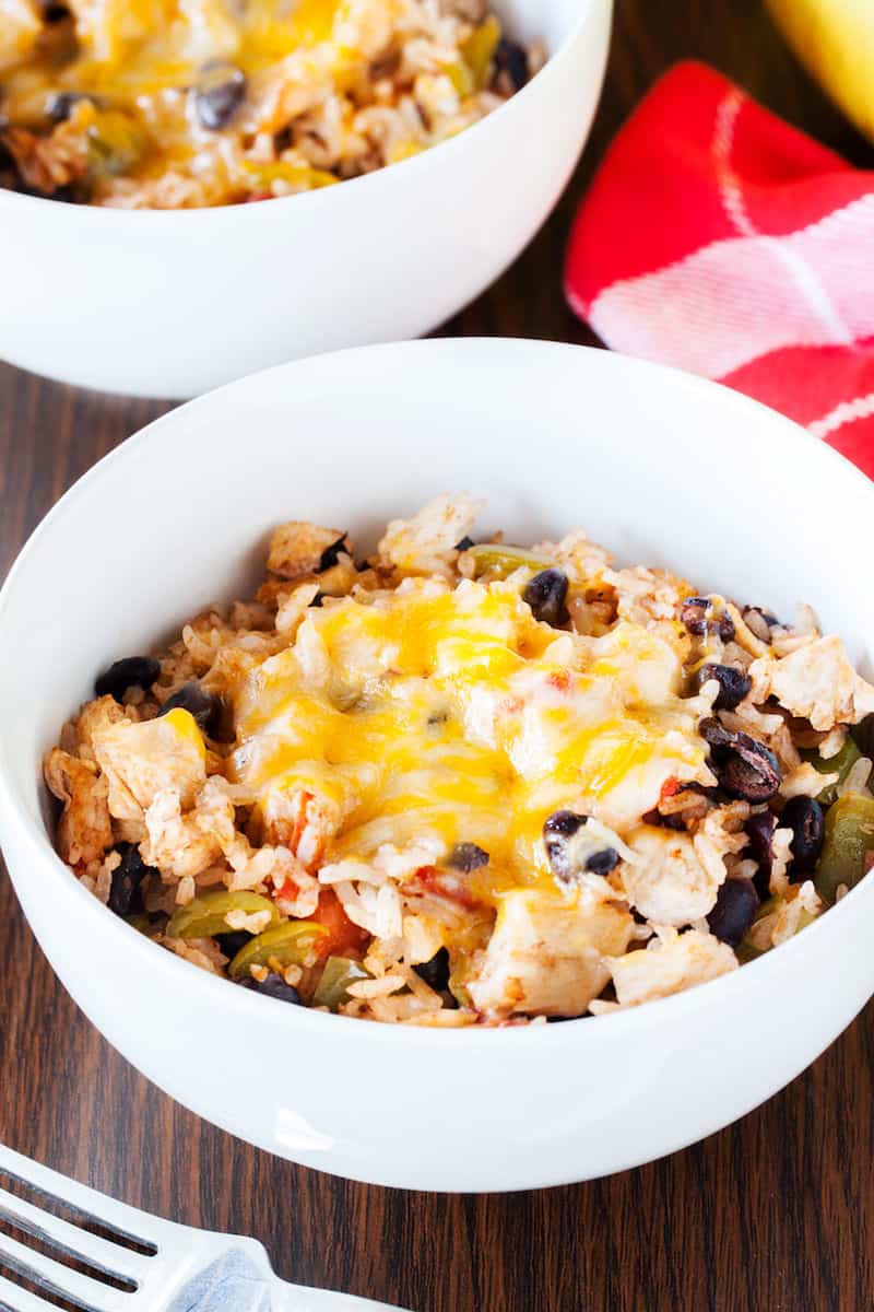 No need to visit the local Mexican restaurant - make a delicious burrito bowl recipe in your own home. So yummy and so filling!