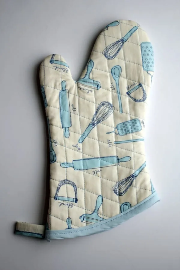 DIY Mini Oven Mitts // How to Sew Finger Thumb Potholders 