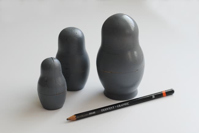 Making a pencil outline on nesting dolls