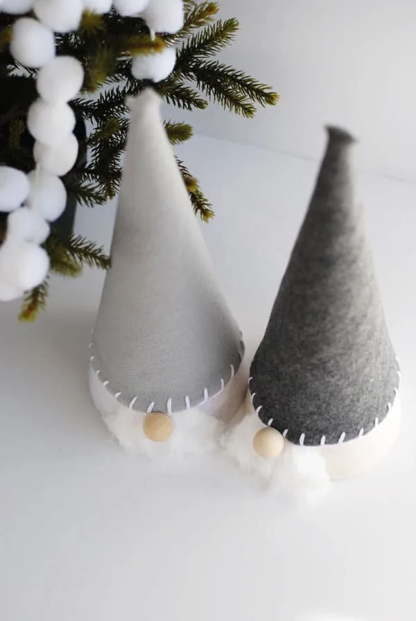 How to make a gnome for Christmas using simple supplies