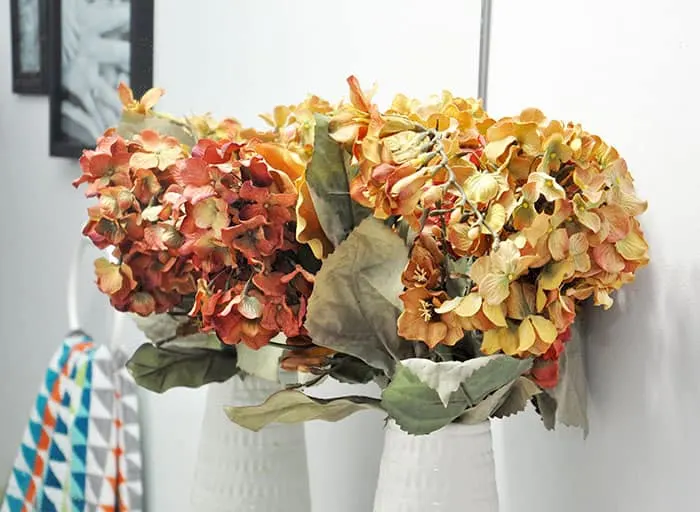 These DIY Wedding Flowers Only Require a Can of Spray Paint