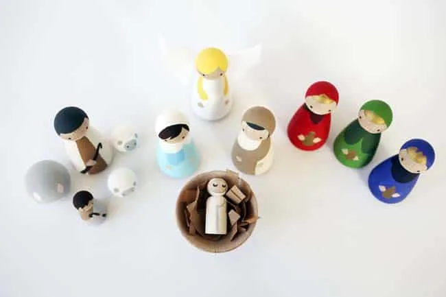 DIY nativity scene with wooden peg dolls