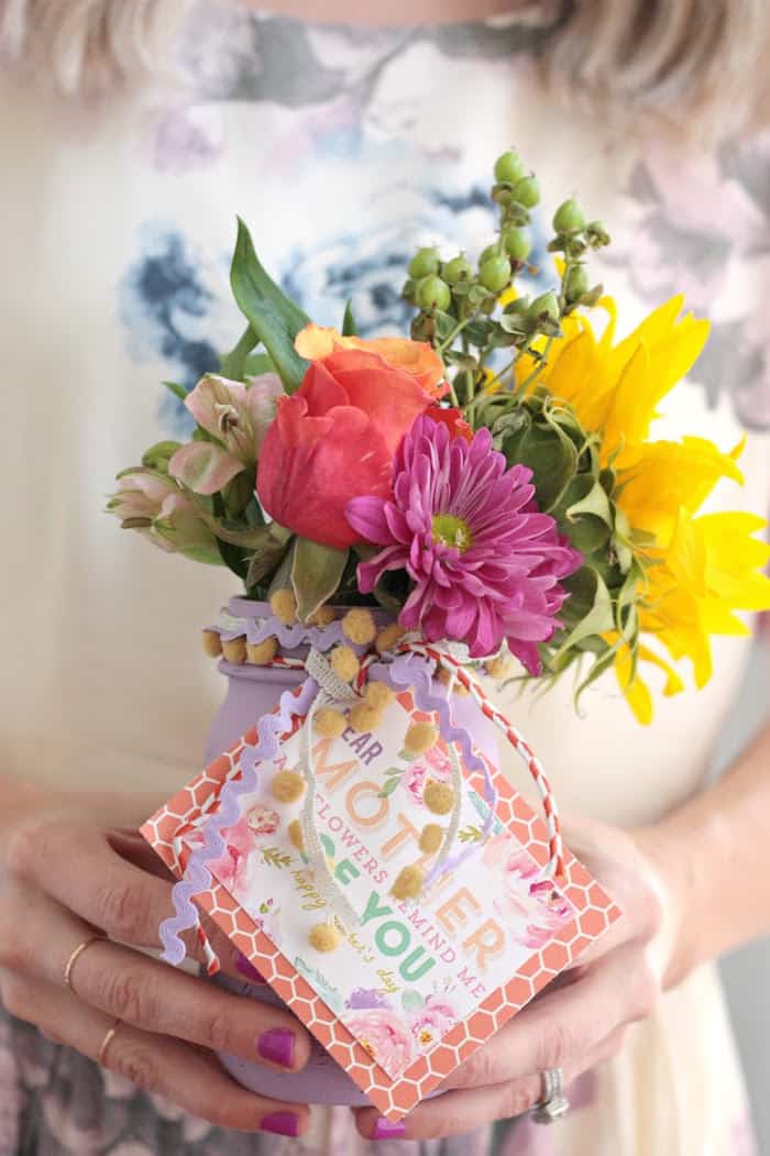 DIY Mother's Day Gift: Vases with Free Printable