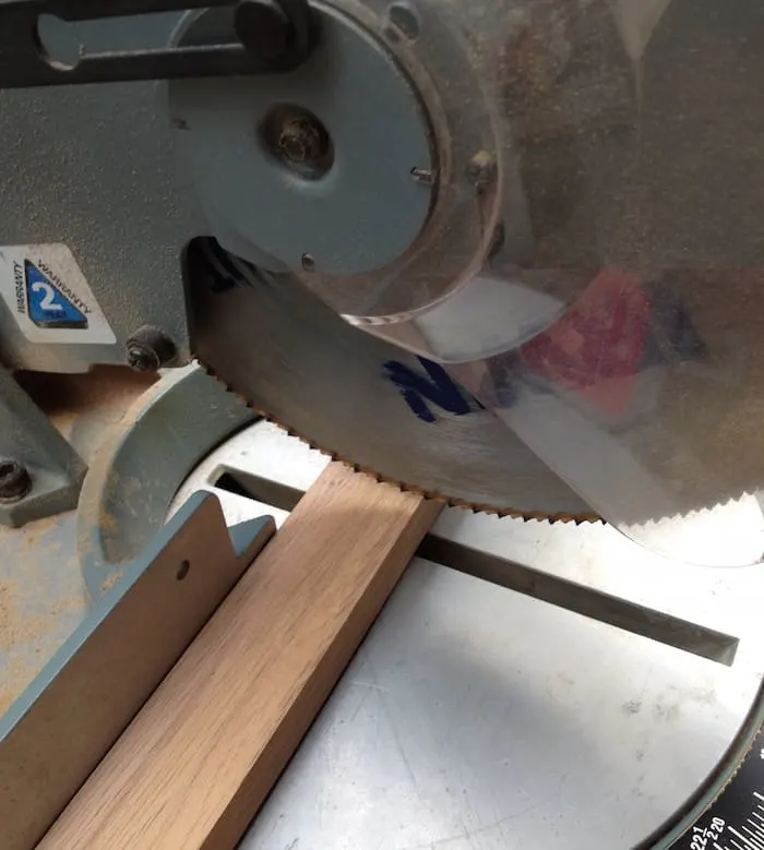 Cutting oak pieces with a table saw