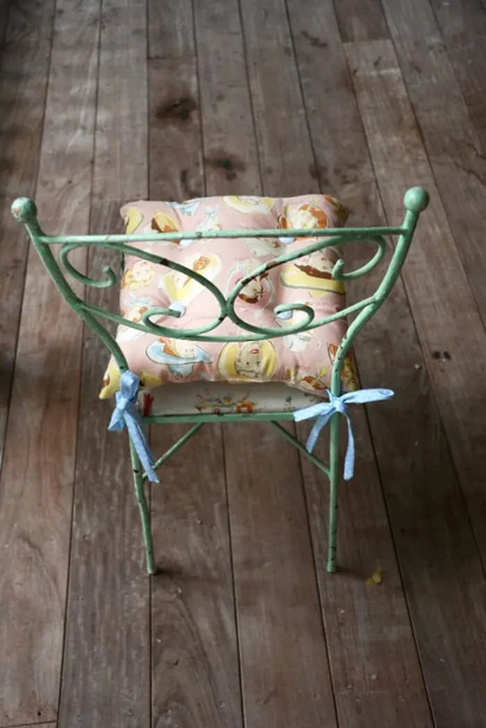 How to Make Super Cute Seat Cushions for Folding Chairs
