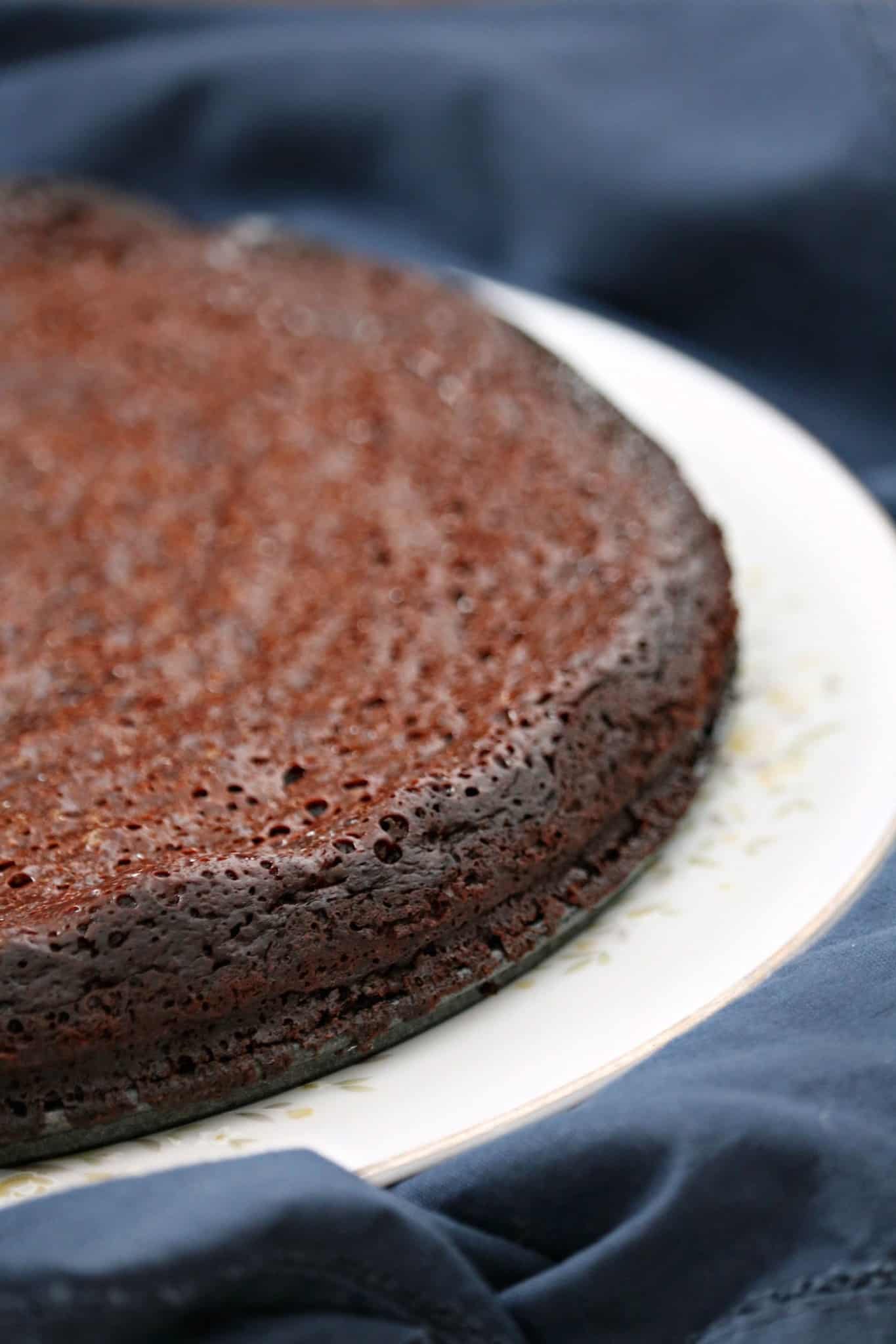 Five Ingredient Delicious Flourless Chocolate Cake Recipe