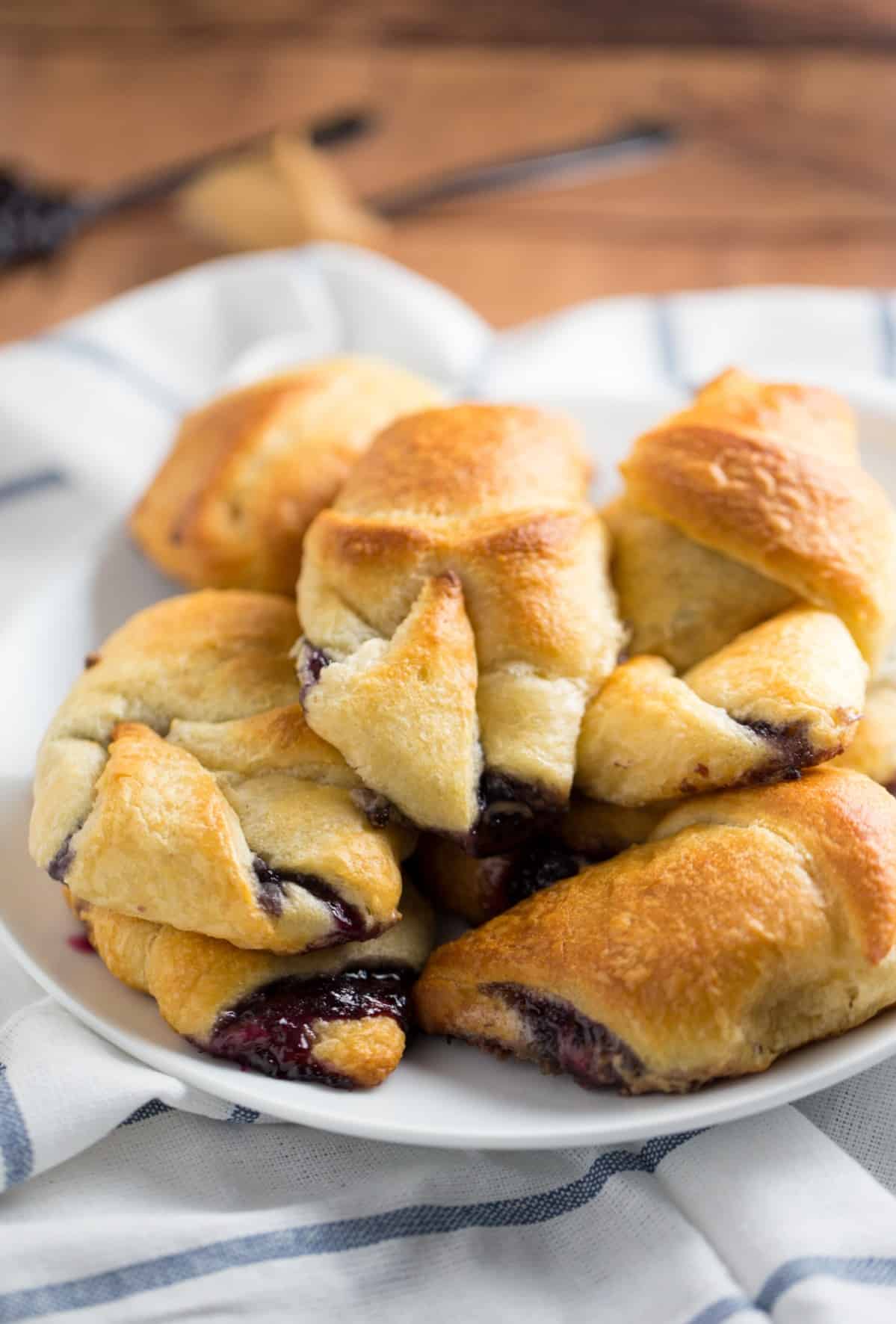 peanut butter and jelly crescent rolls