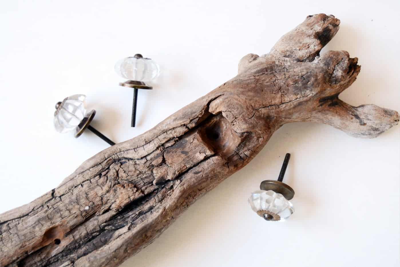 DIY Necklace Hanger from Driftwood or a Giant Cane Root - Cucicucicoo