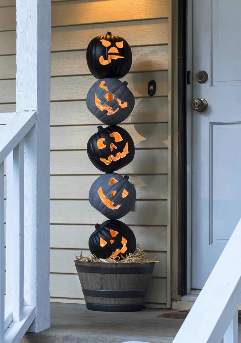 Lighted Halloween Topiary