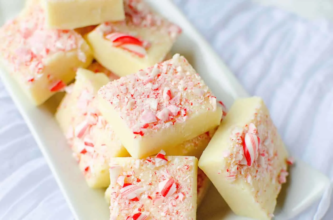 candy cane fudge recipe for a Christmas gift