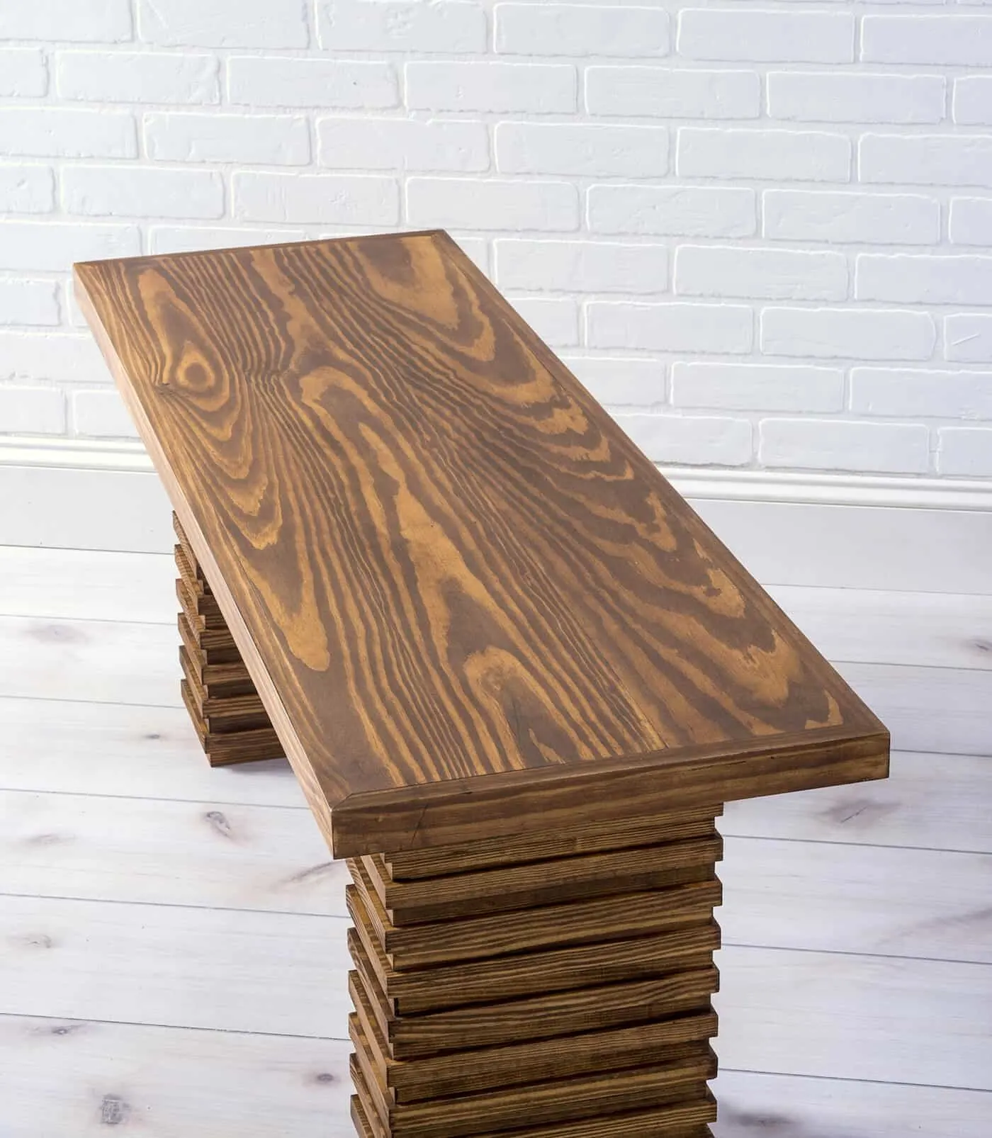 DIY wooden bench