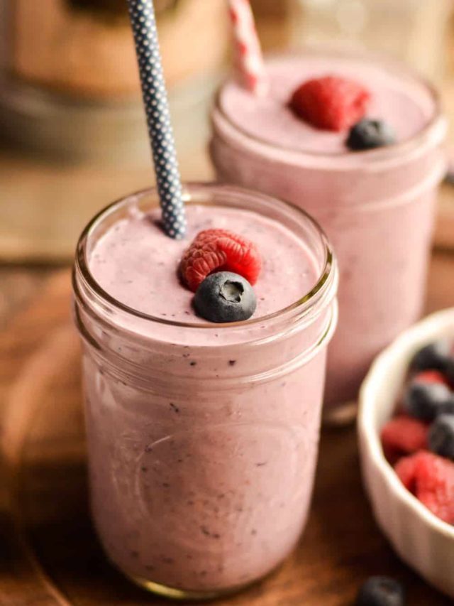 Mixed Berry Oatmeal Smoothie with Chia Seeds Story