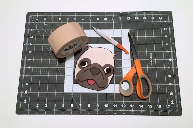 Learn how to make a "pug life" bag with Duck Tape. This DIY bag is so easy to make - gift it to yourself or a pug loving friend!