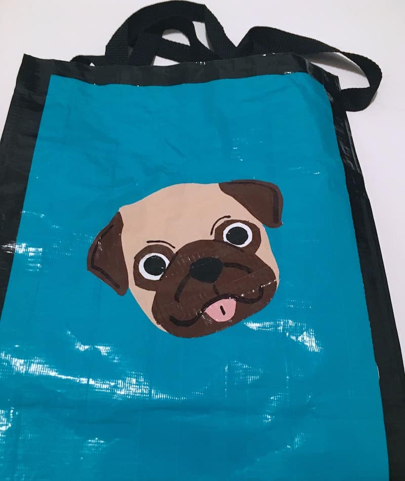 Make a pug bag with Duck Tape