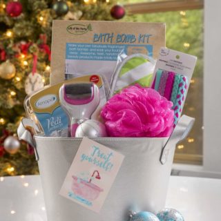 DIY spa gift basket with a free tag