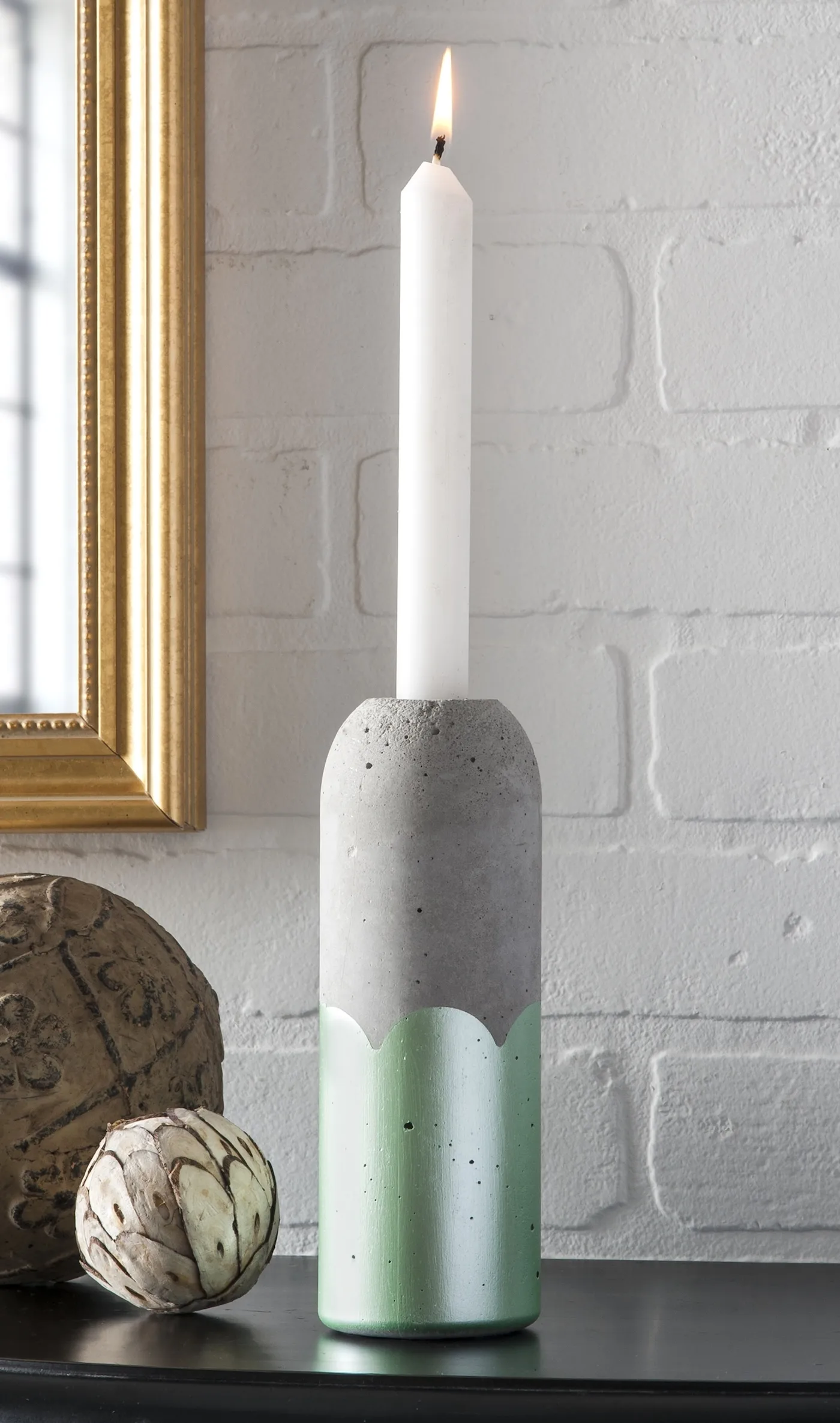 DIY concrete candle holder