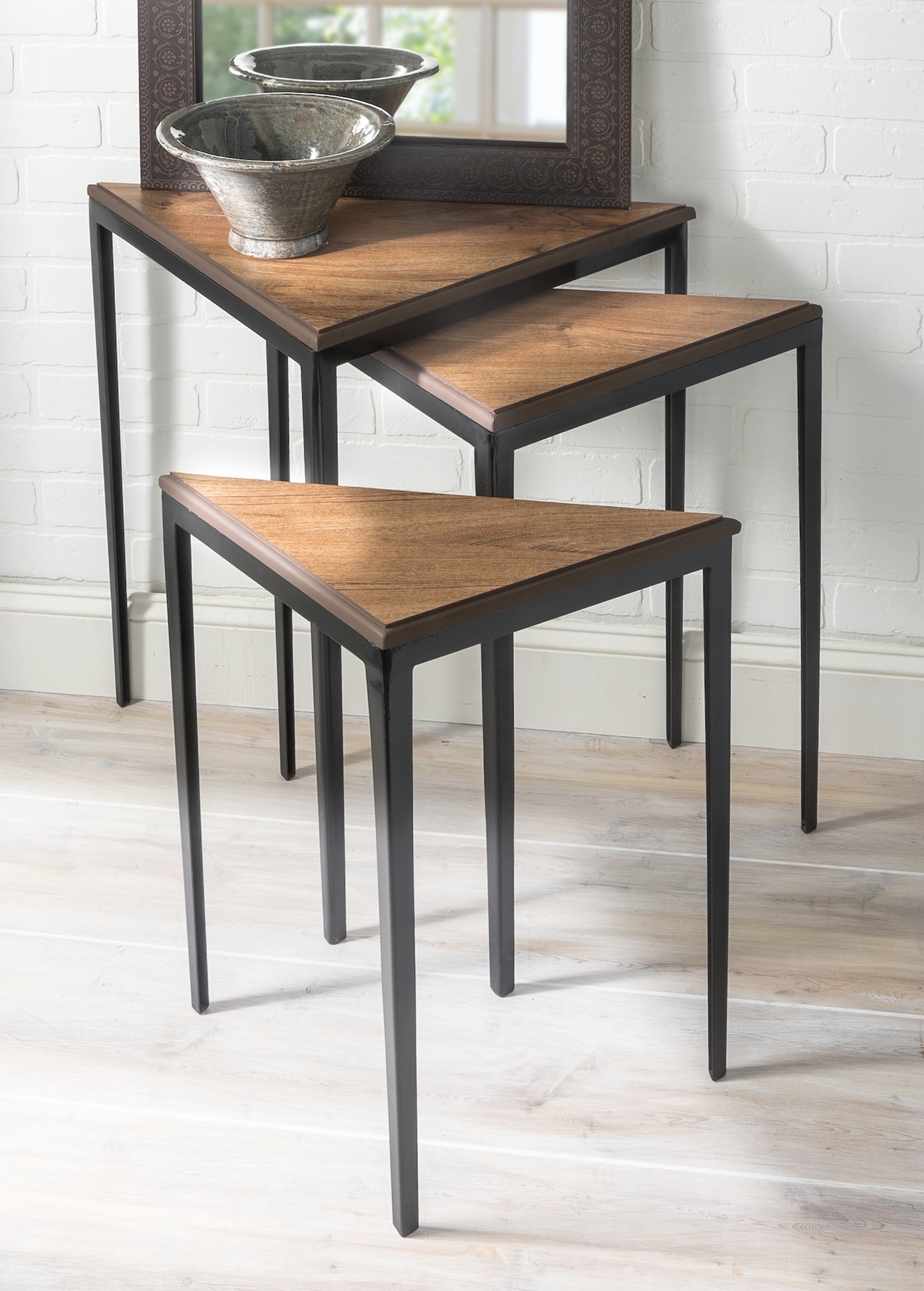 DIY vinyl flooring table tops