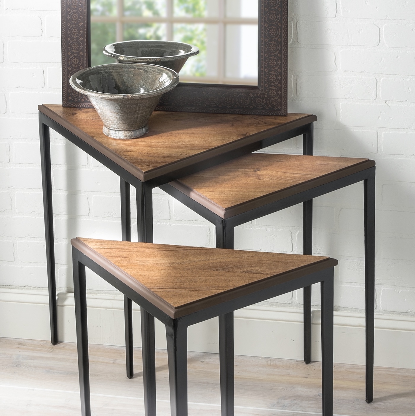 make table tops with faux hardwood flooring