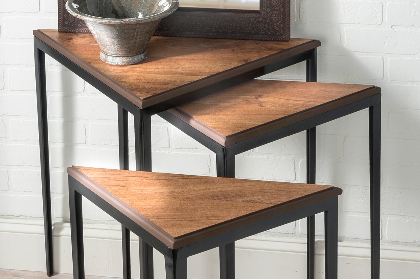 tables made with vinyl flooring tops