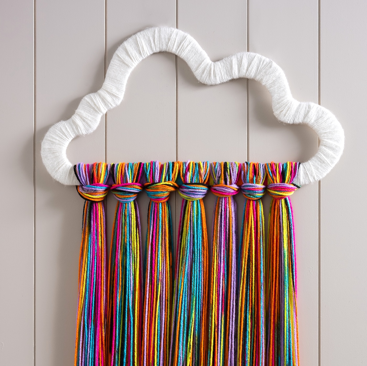 easy rainbow yarn art