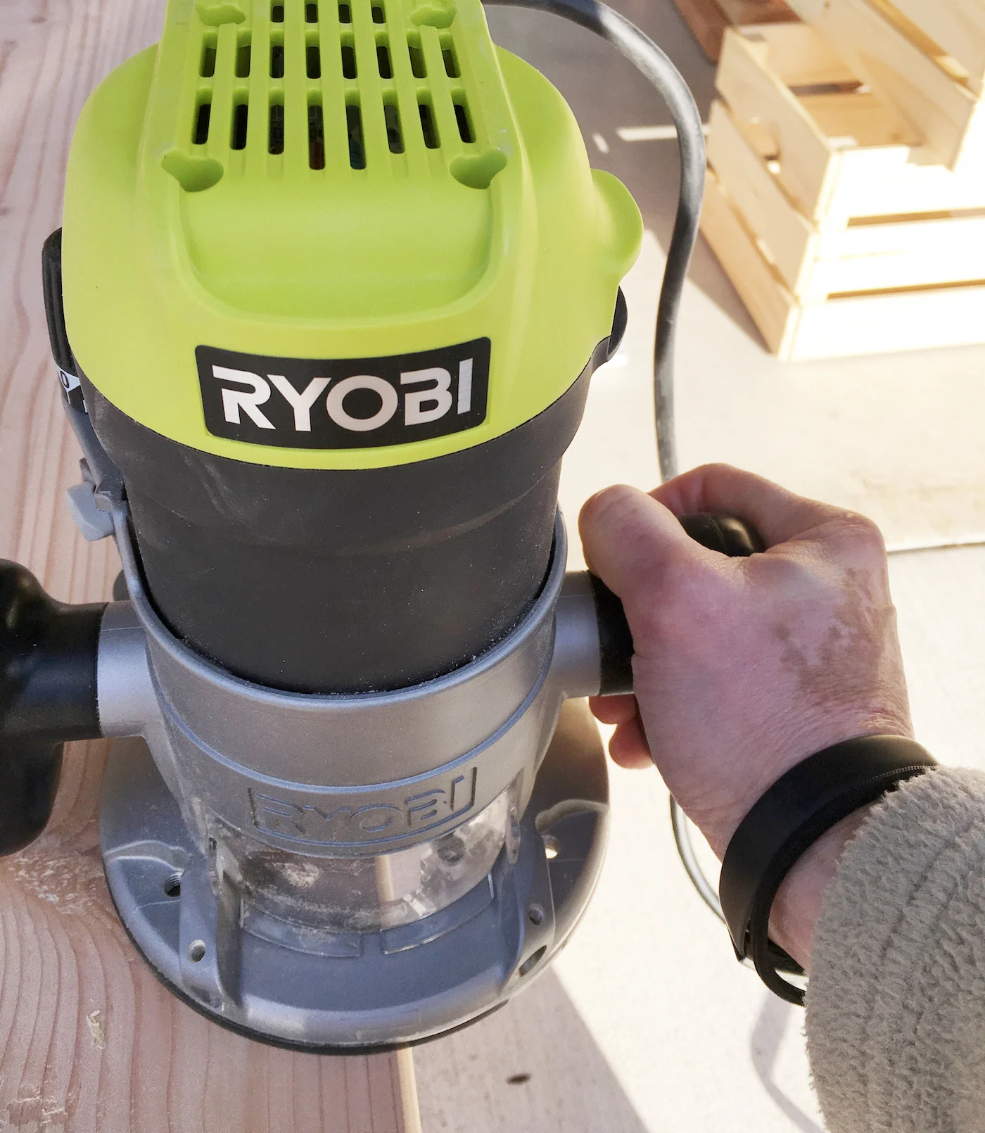 Using a Ryobi router on the edge of piece of wood