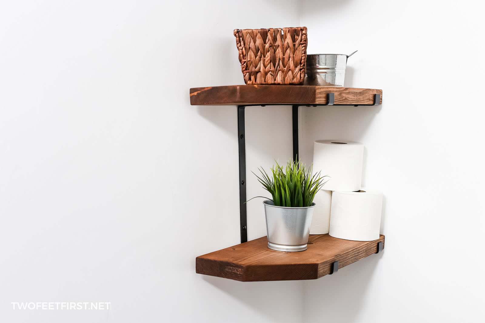 Simple Farmhouse Shelves