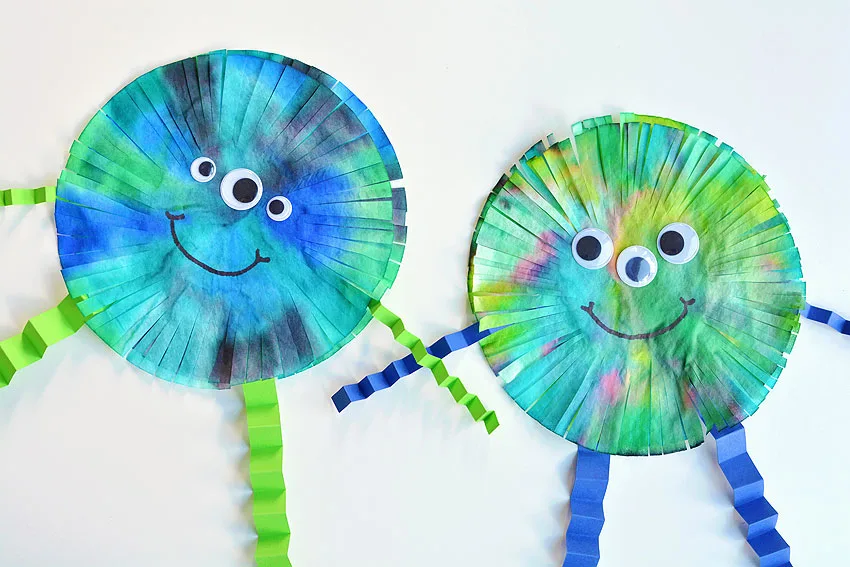 Coffee filter monsters craft for kids