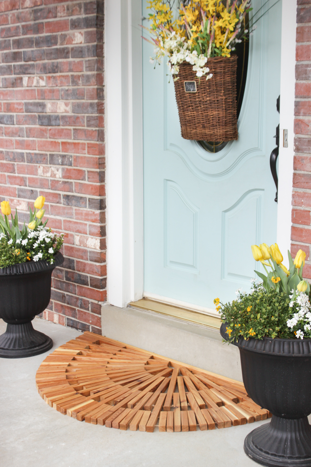 How to Make a Fun Front Door Mat - DIY Beautify - Creating Beauty