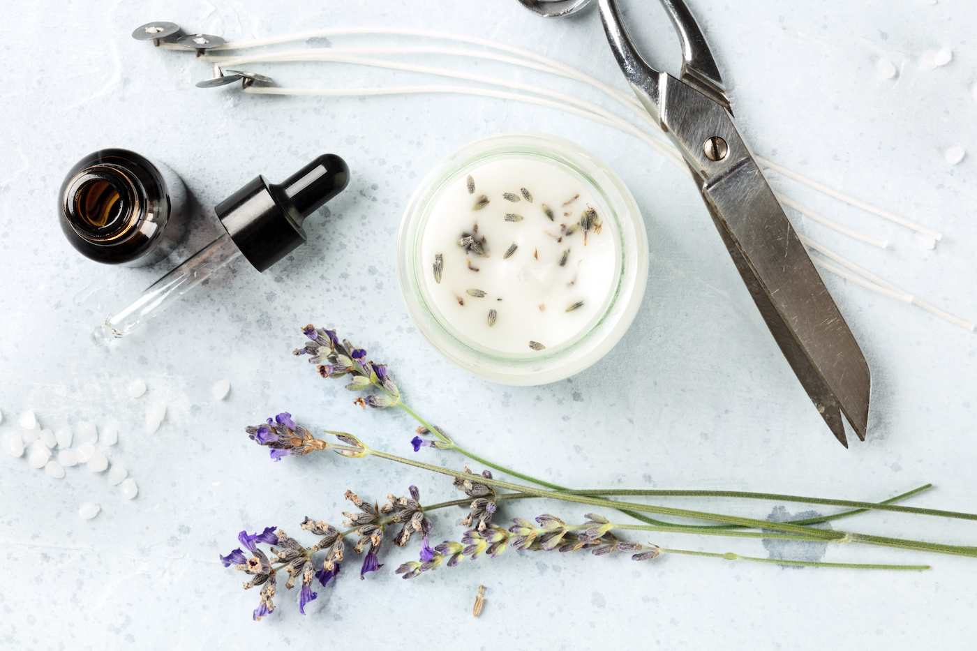 Candle making with lavender essential oils