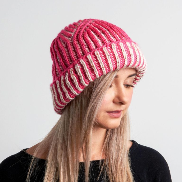 Bicolor brioche beanie