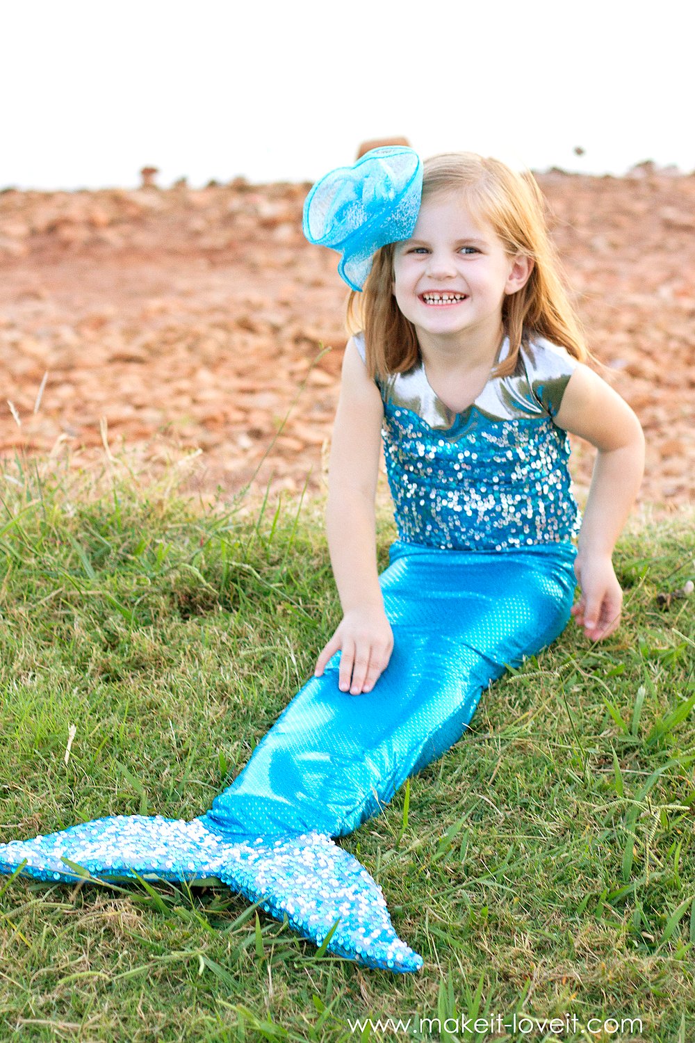 DIY-Mermaid-Costume-with-a-REPOSITIONABLE-Fin-2.jpg