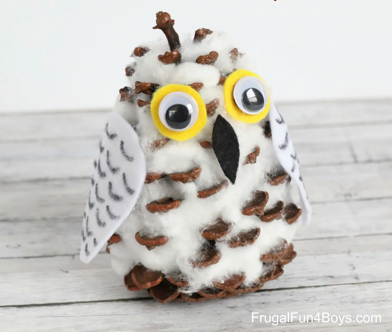 Adorable Pine Cone Snowy Owl Craft