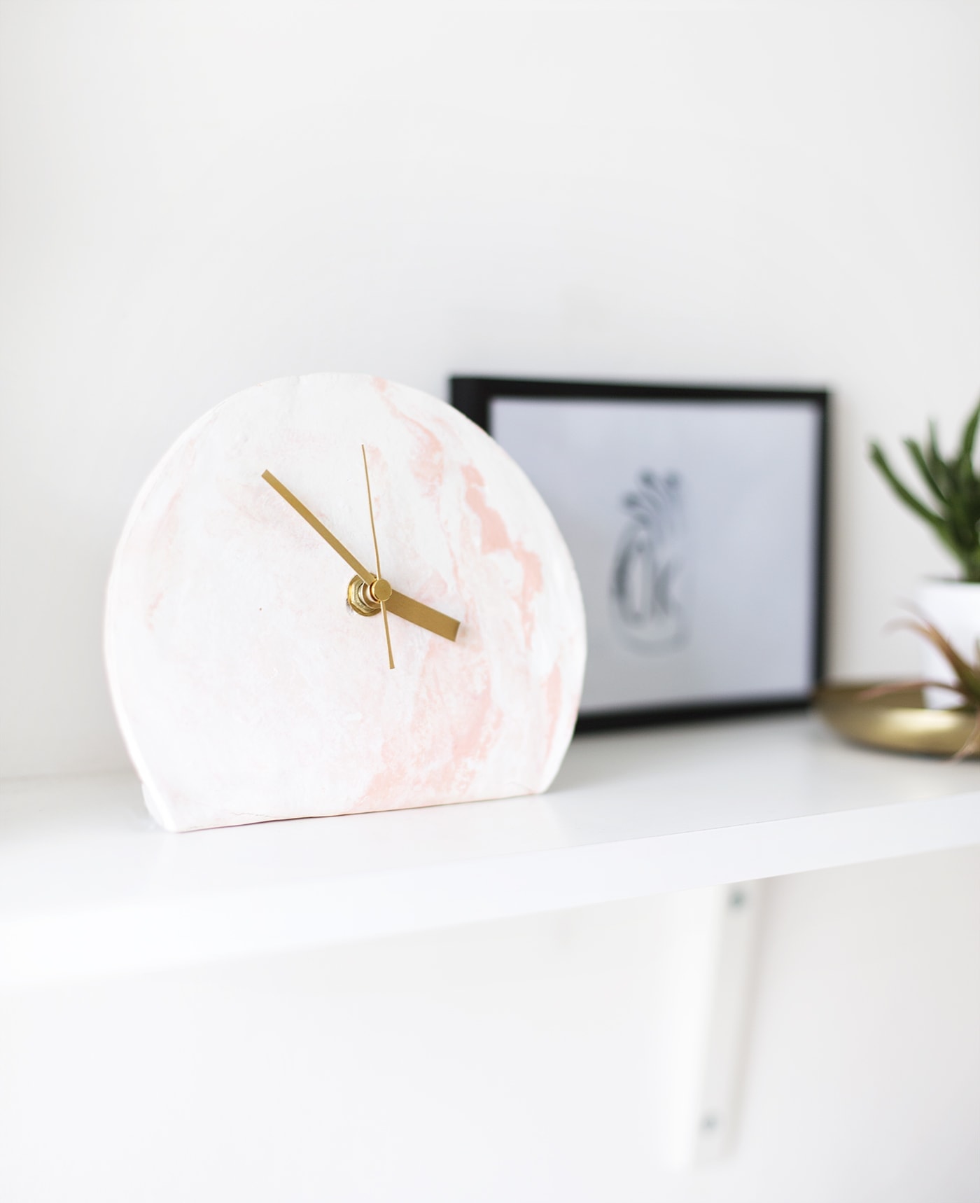 clay mini standing desk clock