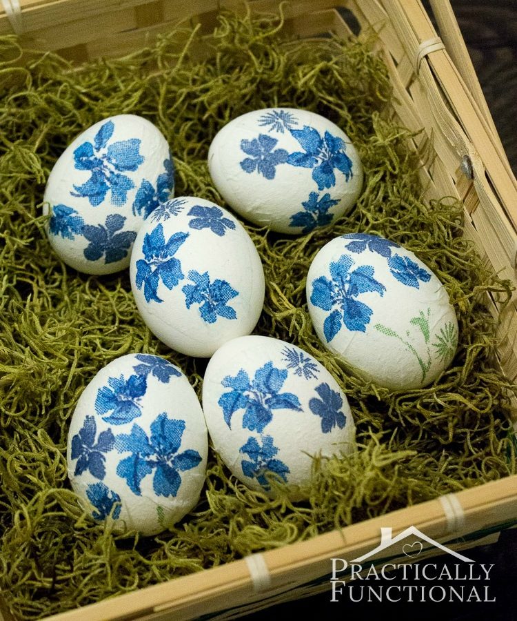 Decorate an Easter egg with a paper napkin