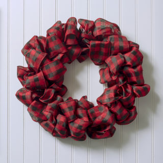 How to make a wreath with ribbon