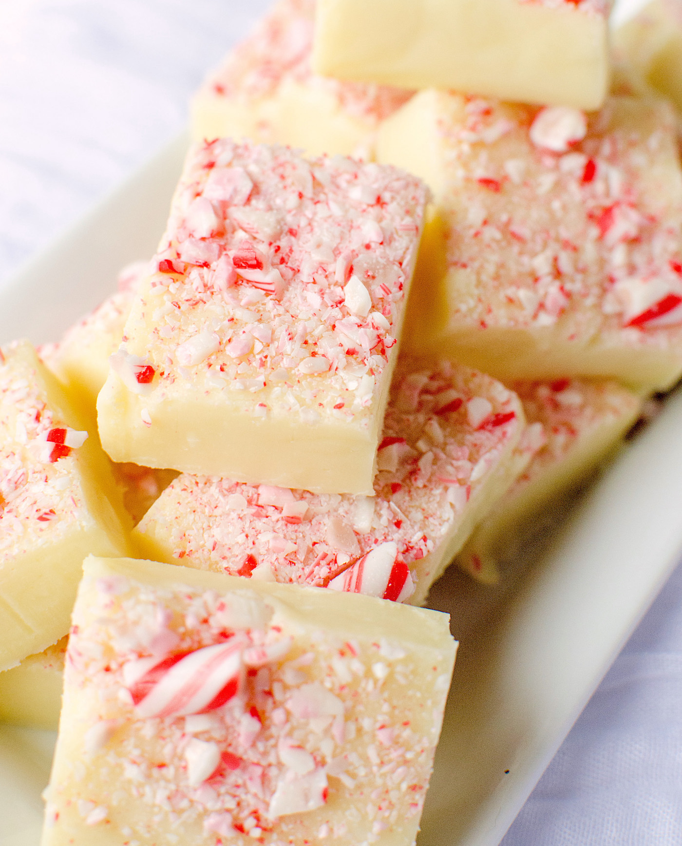 How to make candy cane flavored fudge