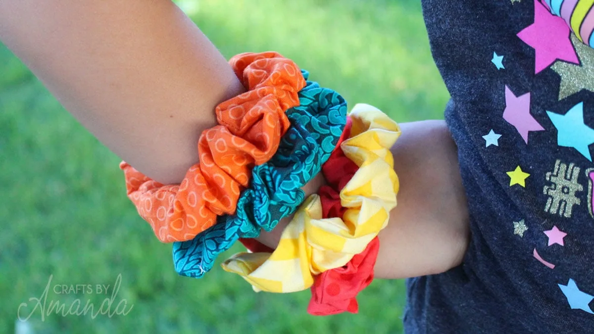 how to make a scrunchie