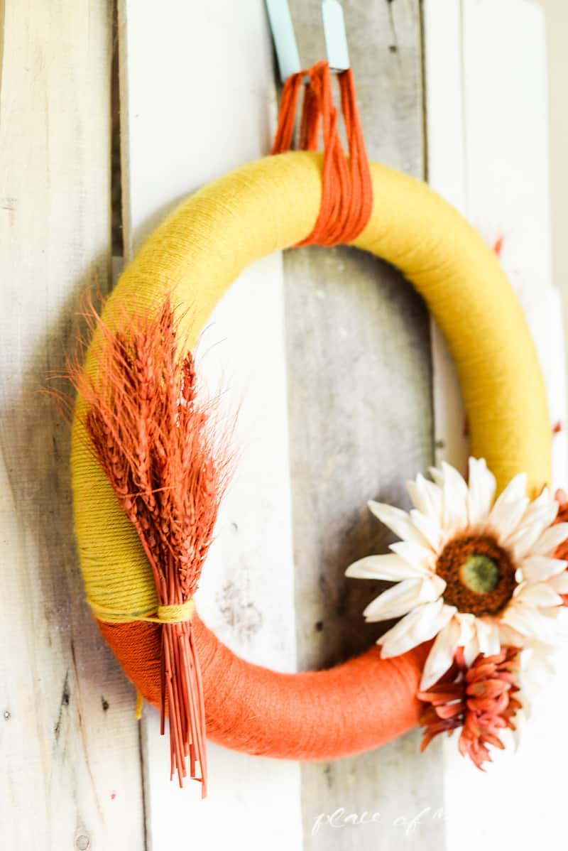 Simple Yarn Wreath for Autumn