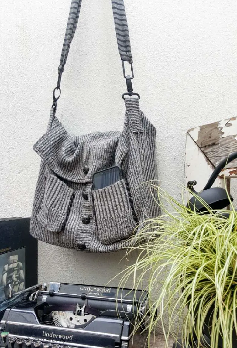 How to Turn a Sweater Into a Handbag – Easy Sew