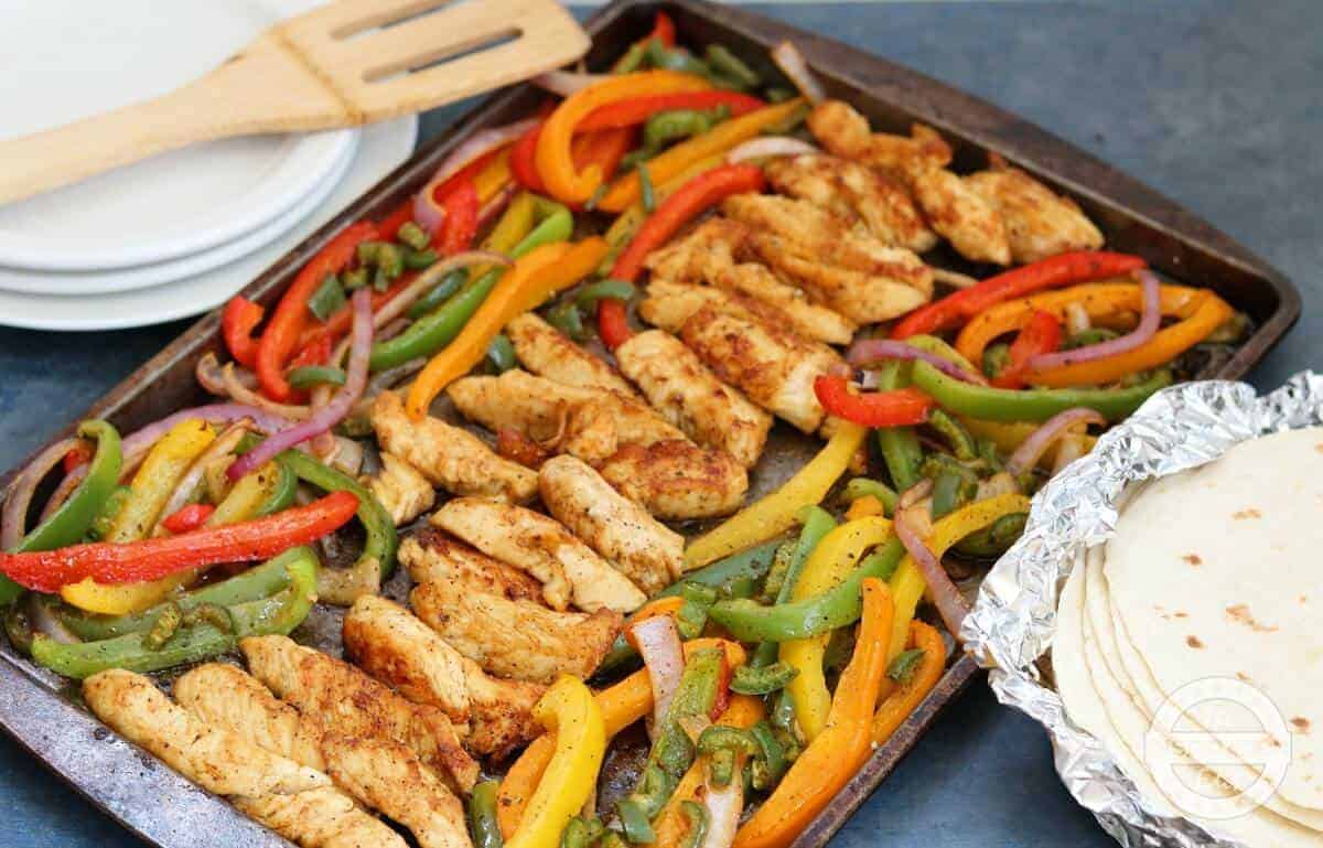 Weight watchers sheet pan chicken fajitas