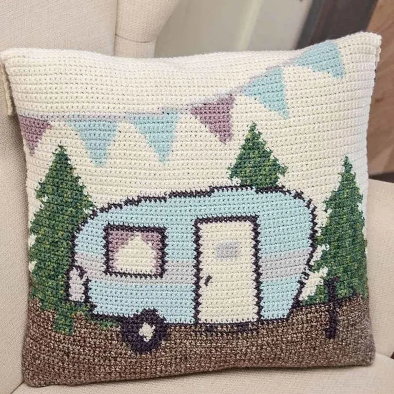 camper pillow cover with free crochet pattern