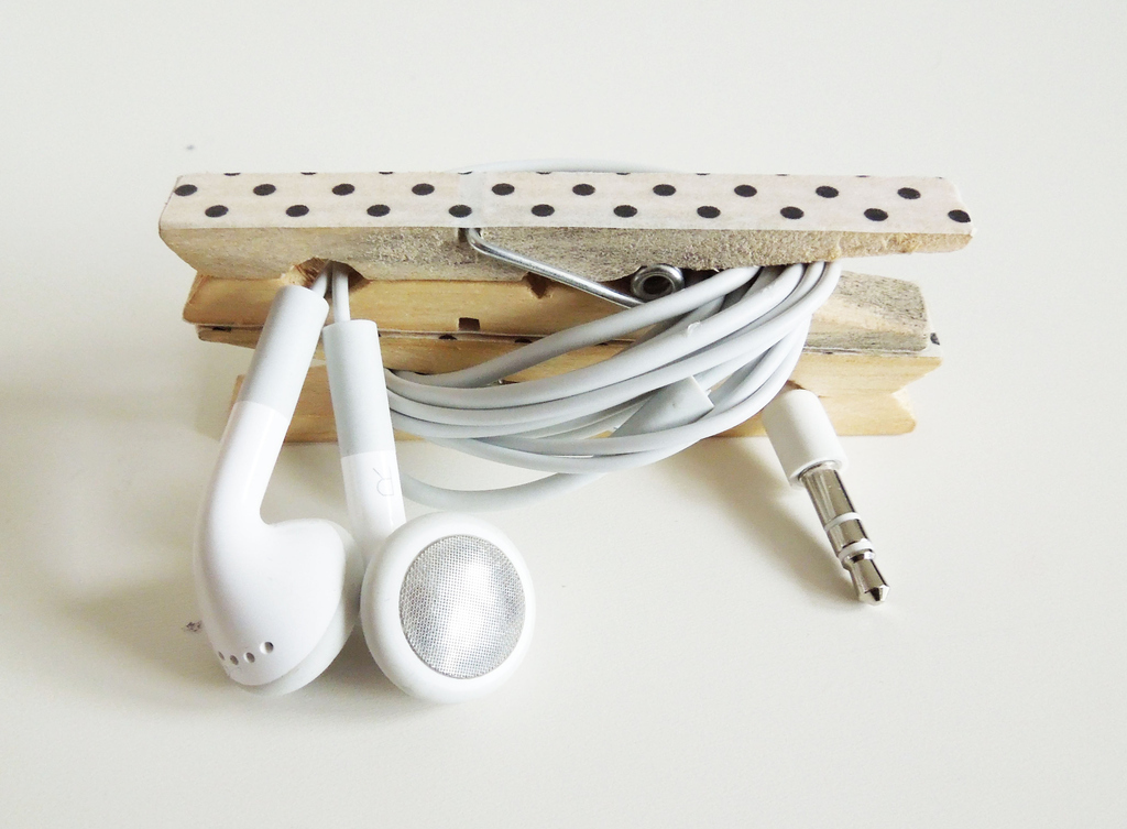 headphone organizer with clothespins