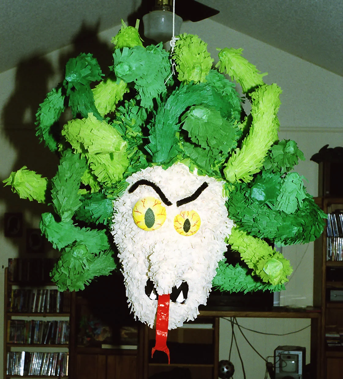 Medusa pinata DIY for Halloween