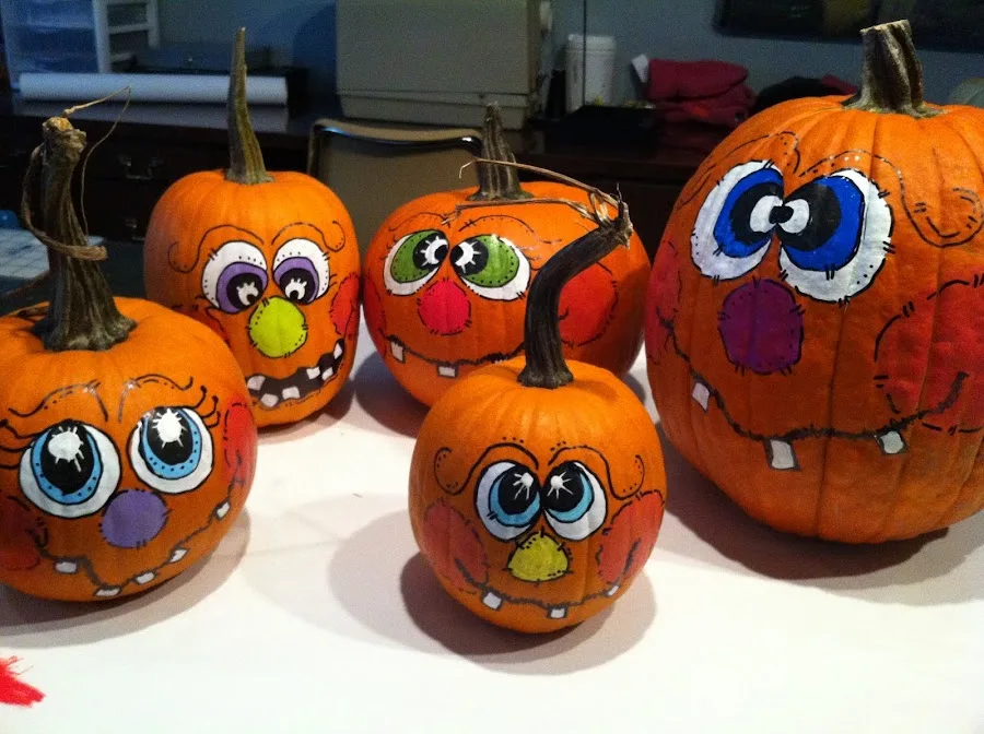 paint pumpkin faces