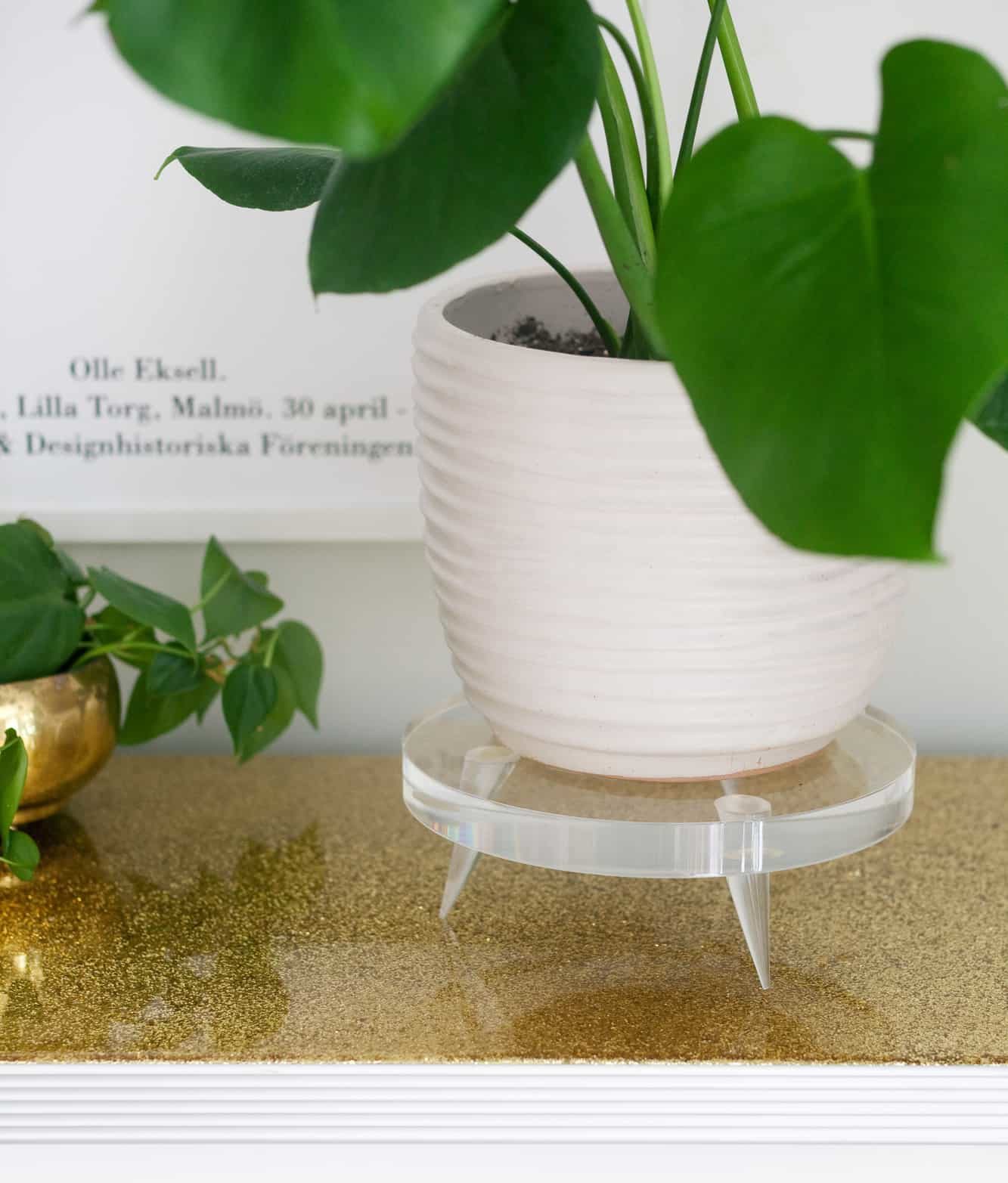 diy lucite acrylic plant stand