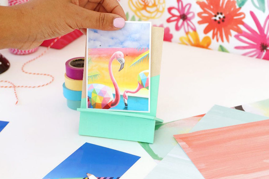 wood easel photo display DIY