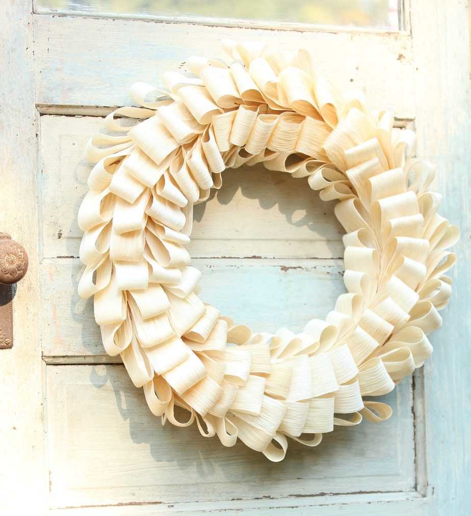 shockingly easy corn husk wreath DIY